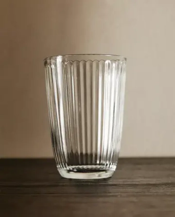 ZARA HOME СТАКАН ДЛЯ ПРОХЛАДИТЕЛЬНЫХ НАПИТКОВ ИЗ СТЕКЛА С УЗОРОМ В ПОЛОСКУ, ПРОЗРАЧНЫЙ