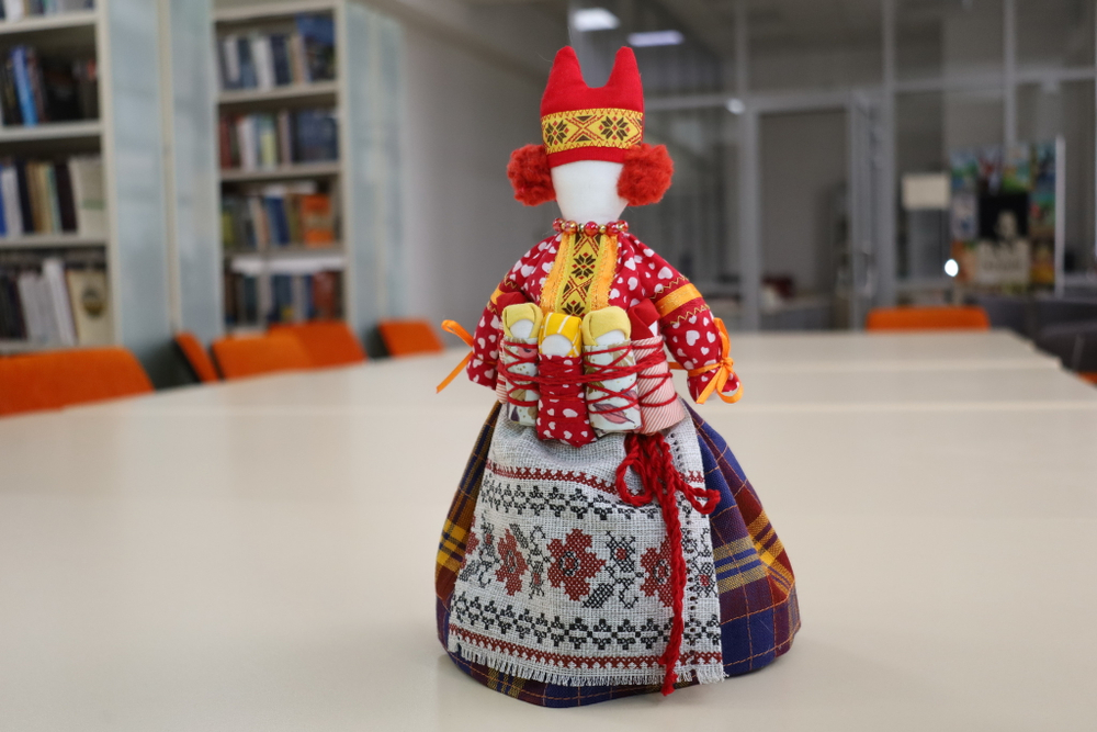 Кукла сувенирная