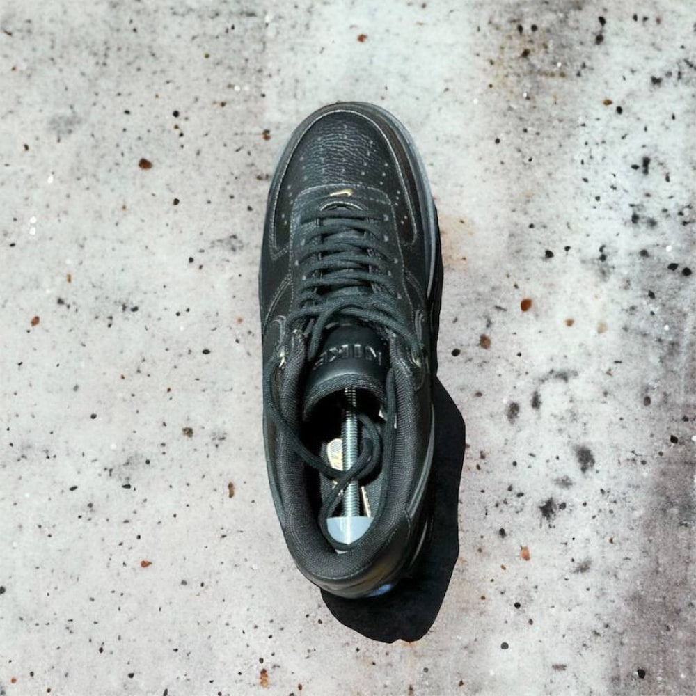 Nike Air Force 1 Luxe • Black
