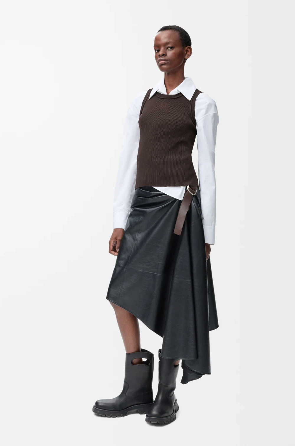 Топ LOEWE