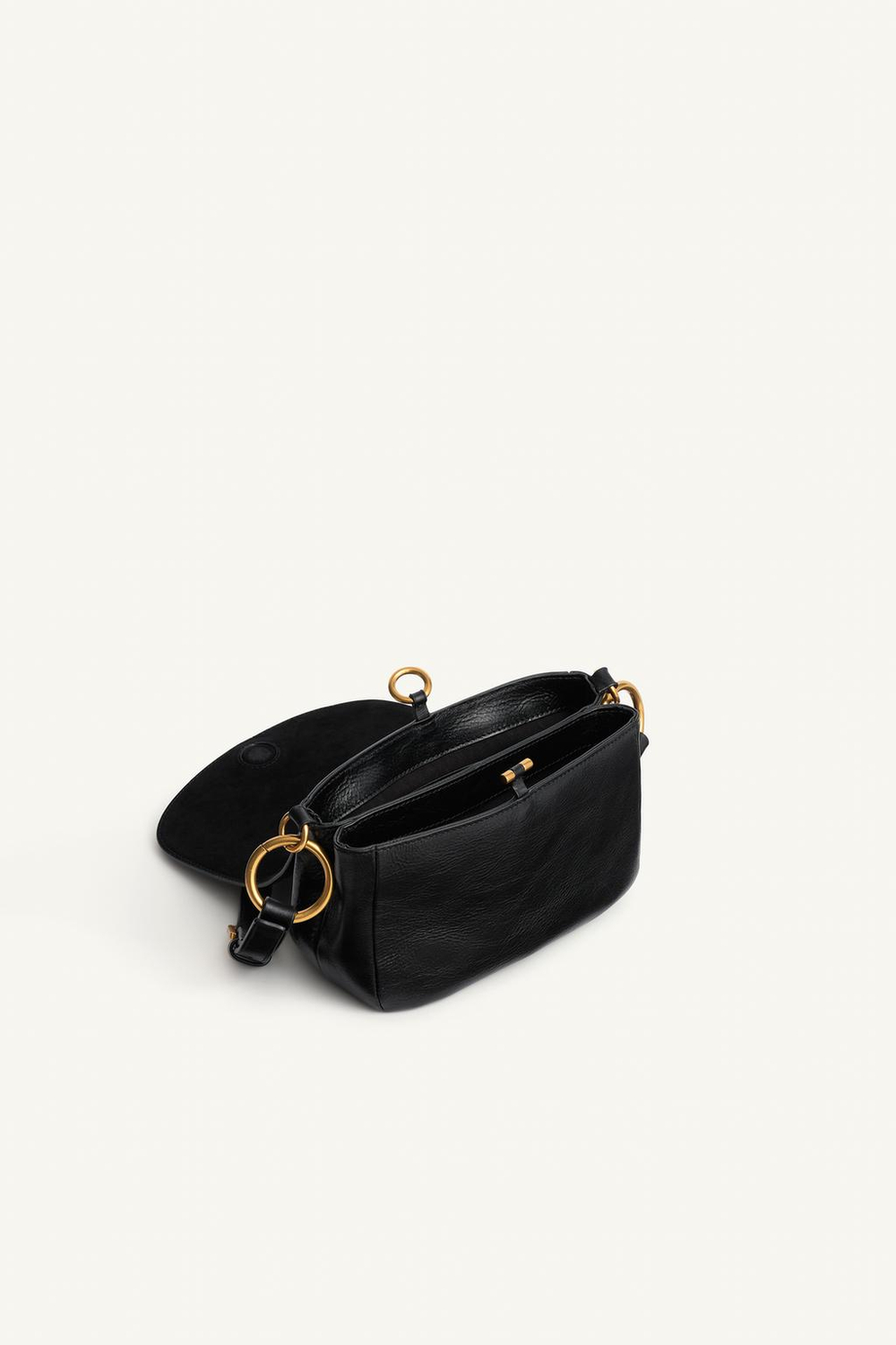 ZARA КОЖАНАЯ СУМКА ЧЕРЕЗ ПЛЕЧО С ЗАКЛЕПКАМИ — LIMITED EDITION, ЧЕРНЫЙ