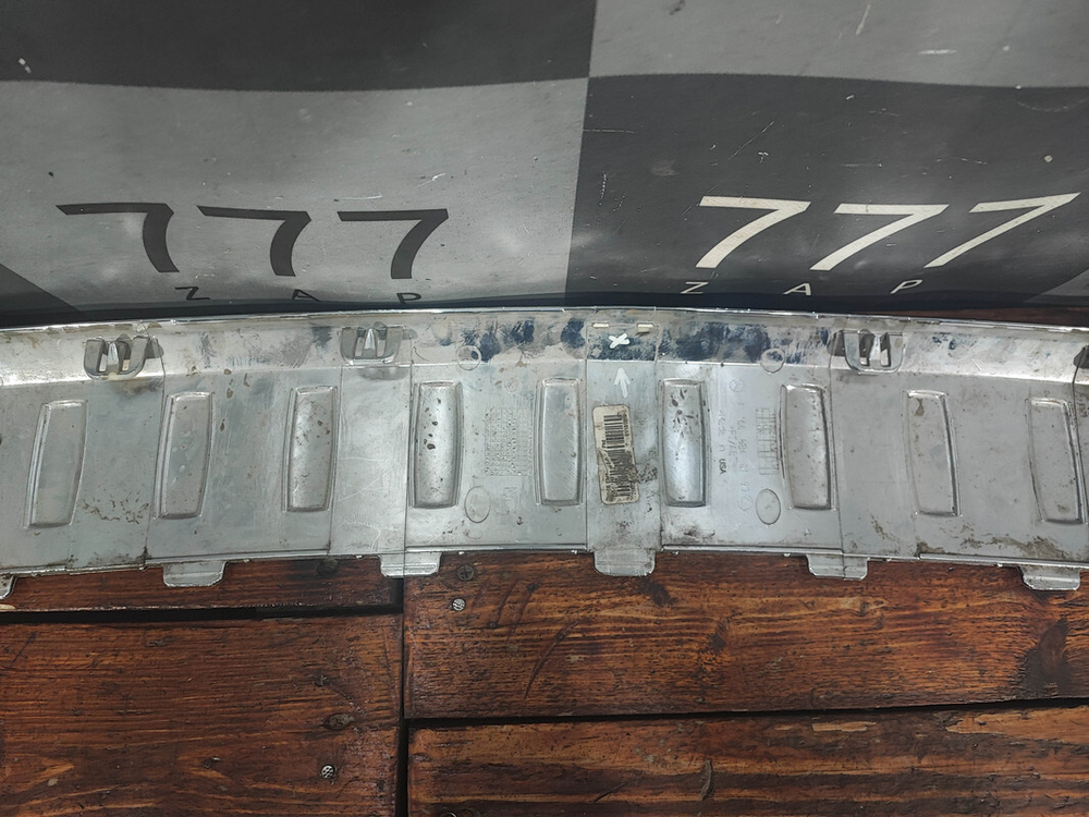 Накладка заднего бампера Mercedes GL (X166) 12-16 Б/У Оригинал A1668840190