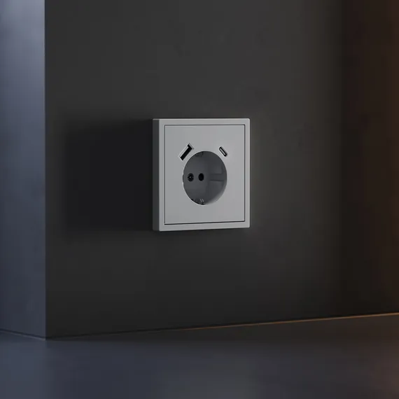 Накладка для розетки с USB A+C с заземлением и защитными шторками Voltum S70 Серый VLS001016