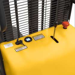 Штабелер с электроподъемом SPN 1535 (1500 кг; 3,5 м; 12 В / 120Ач) SMARTLIFT 63-5022
