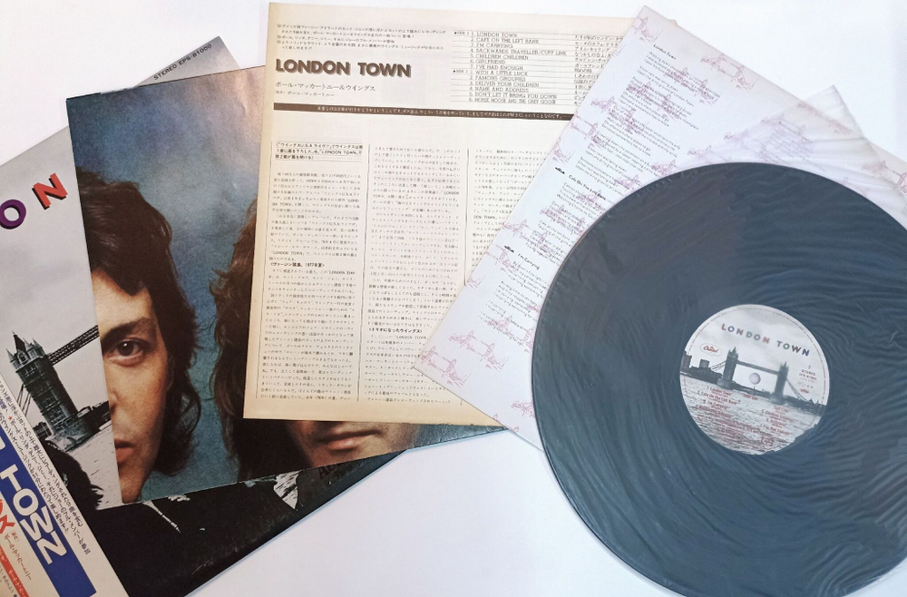 Винтажная виниловая пластинка LP Wings London Town (Japan 1978) (Poster)