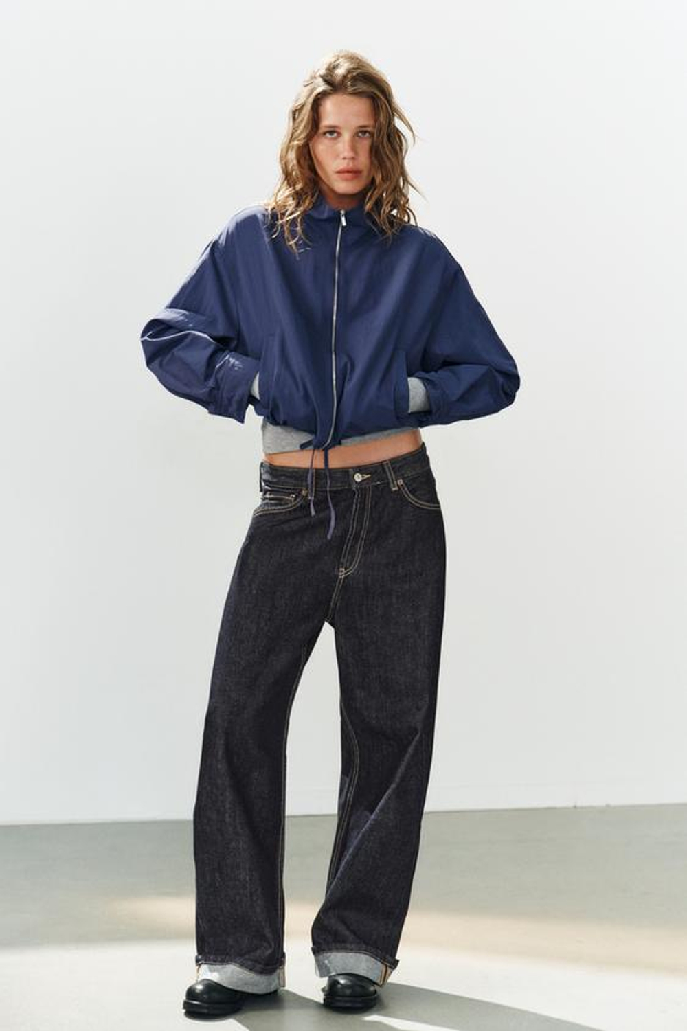 ZARA КУРТКА ИЗ ТЕХНИЧНОЙ ТКАНИ, ИНДИГО