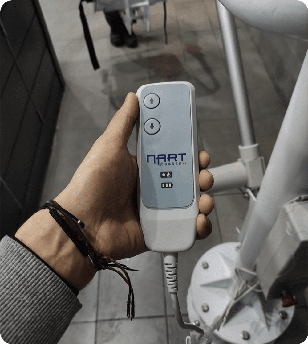 Подъемник для бассейна NART ELEVATED POOL LIFT (стационарный, механизированный, высокий борт)