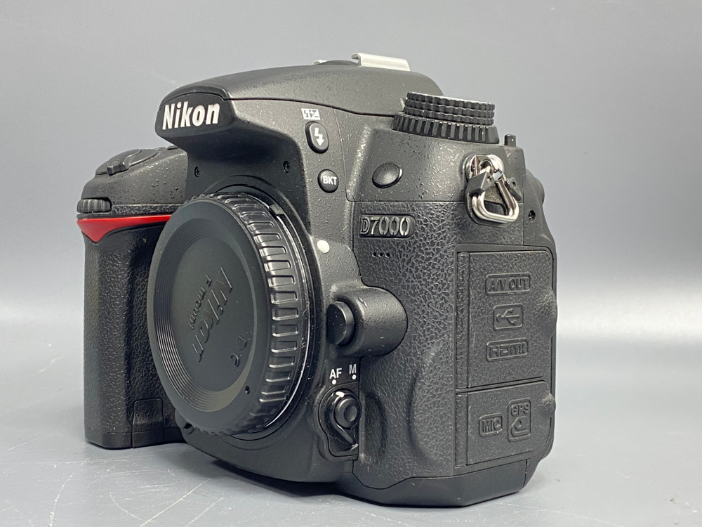 Nikon D7000 9.000 кадров