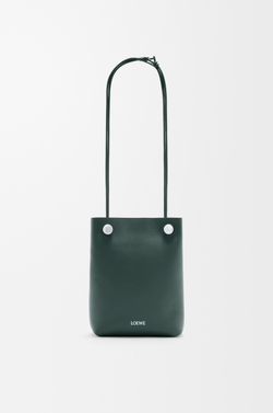 Loewe Сумка-мешок Pebble из гладкой телячьей кожи, зеленый