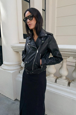ZARA УКОРОЧЕННАЯ БАЙКЕРСКАЯ КУРТКА ИЗ ИСКУССТВЕННОЙ КОЖИ, ЧЕРНЫЙ