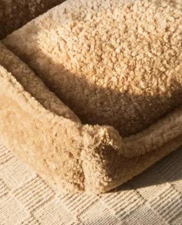 ZARA HOME КРОВАТЬ ДЛЯ ДОМАШНИХ ЖИВОТНЫХ С ИСКУССТВЕННЫМ МЕХОМ