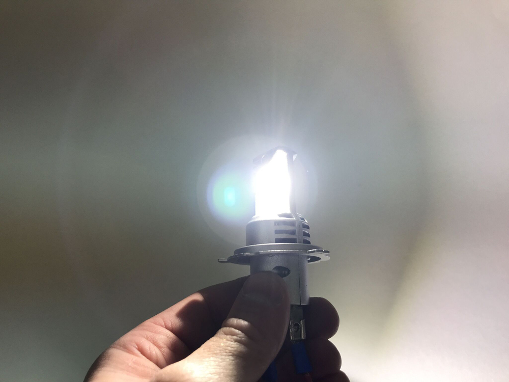 Светодиодные лампы H4/H19 OSRAM 64193DWESY 12V 19W (к-т 2 шт.)