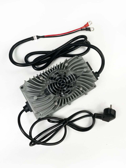 Зарядное устройство влагозащищенное LiFePO4 12V 20A IP67