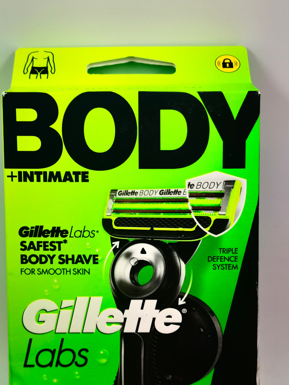 Бритвенный станок для тела Gillette Labs Body + Intimate с магнитным держателем для душа