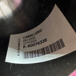 CABALLERO - Azeta Filati; хлопок, люрекс, п/а; мелкое букле; 650м/100гр; цвет: «розовая орхидея» на черной нити, люрекс в цвет; MP