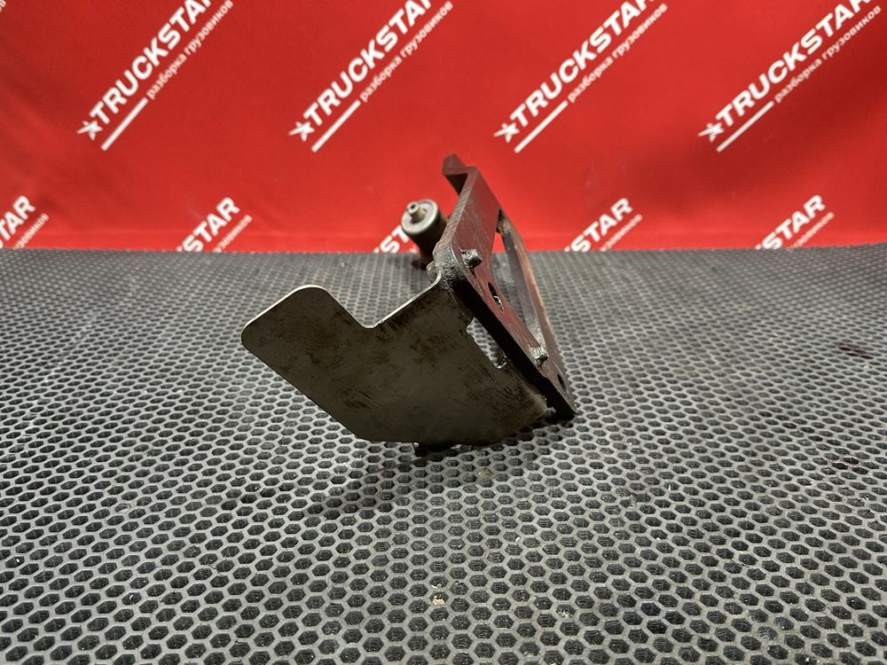 Кронштейн глушителя