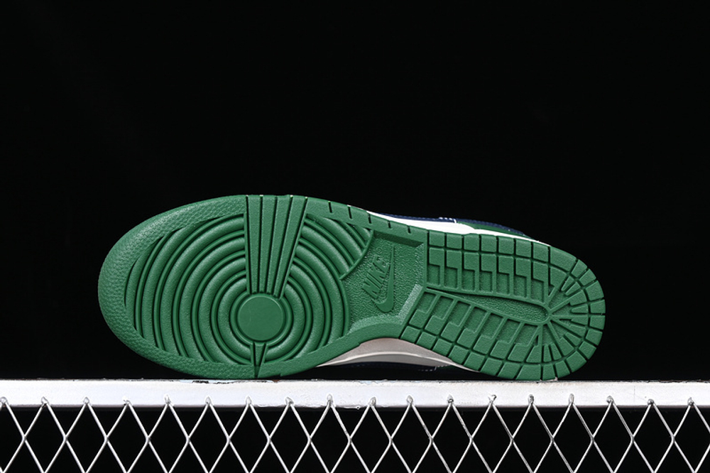 Nike Dunk Low "Gorge Green"