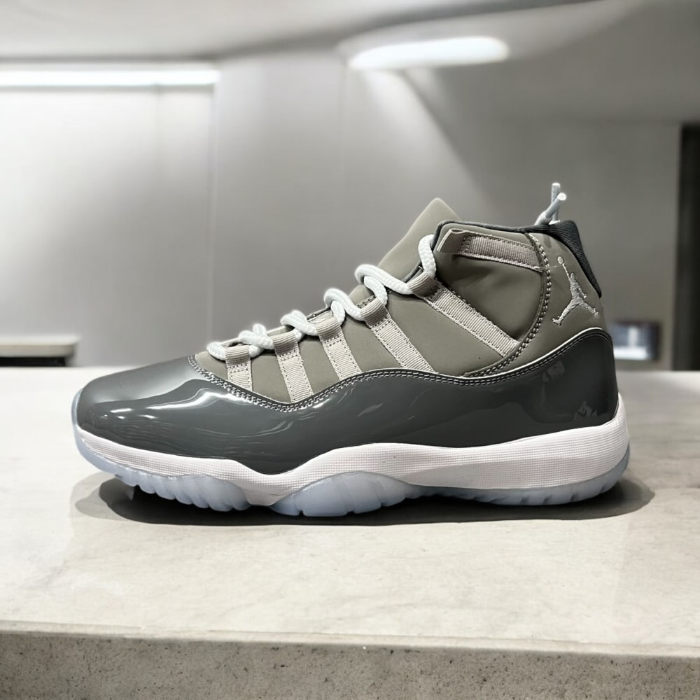 Nike Air Jordan 11 • Retro Cool Grey