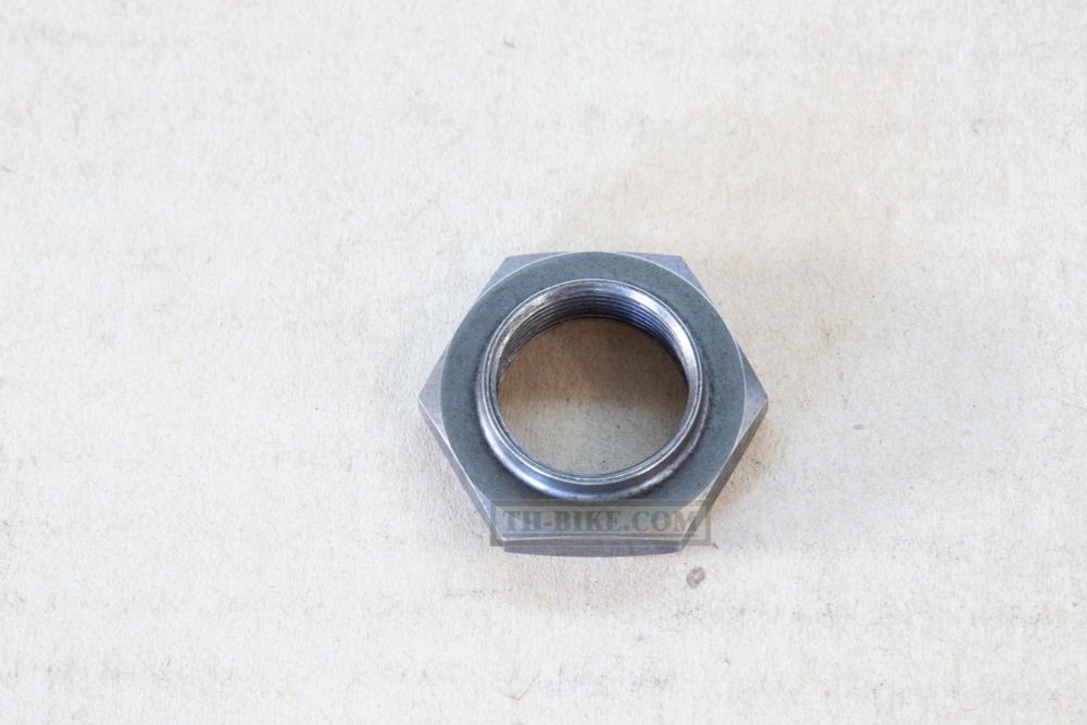 90236-MGZ-J00. NUT, LOCK, 18MM