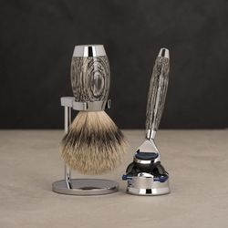 Бритвенный набор MUEHLE EDITION, барсучий ворс высшей категории Silvertip, бритва Fusion, мореный дуб, стерлинговое серебро (S 493 ED 3)