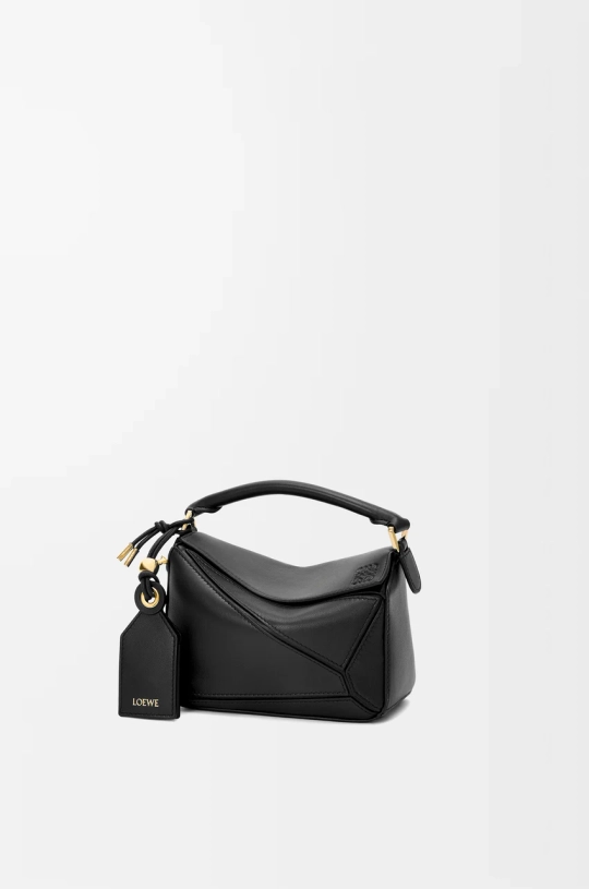 Loewe Сумка-мини Puzzle Featherlight из овечьей кожи наппа, черный