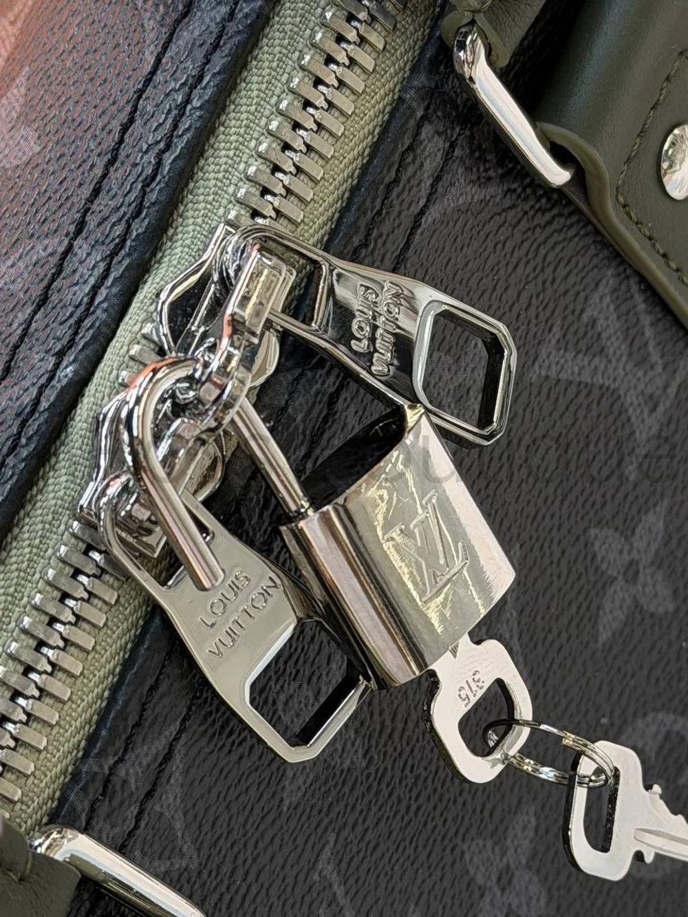 Дорожная сумка Louis Vuitton Keepall Bandoulière премиум класса