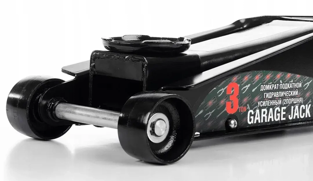 Домкрат подкатной гидравлический двухпоршневой 3т(h min 133мм, h max 465мм) RockFORCE RF-TH33007