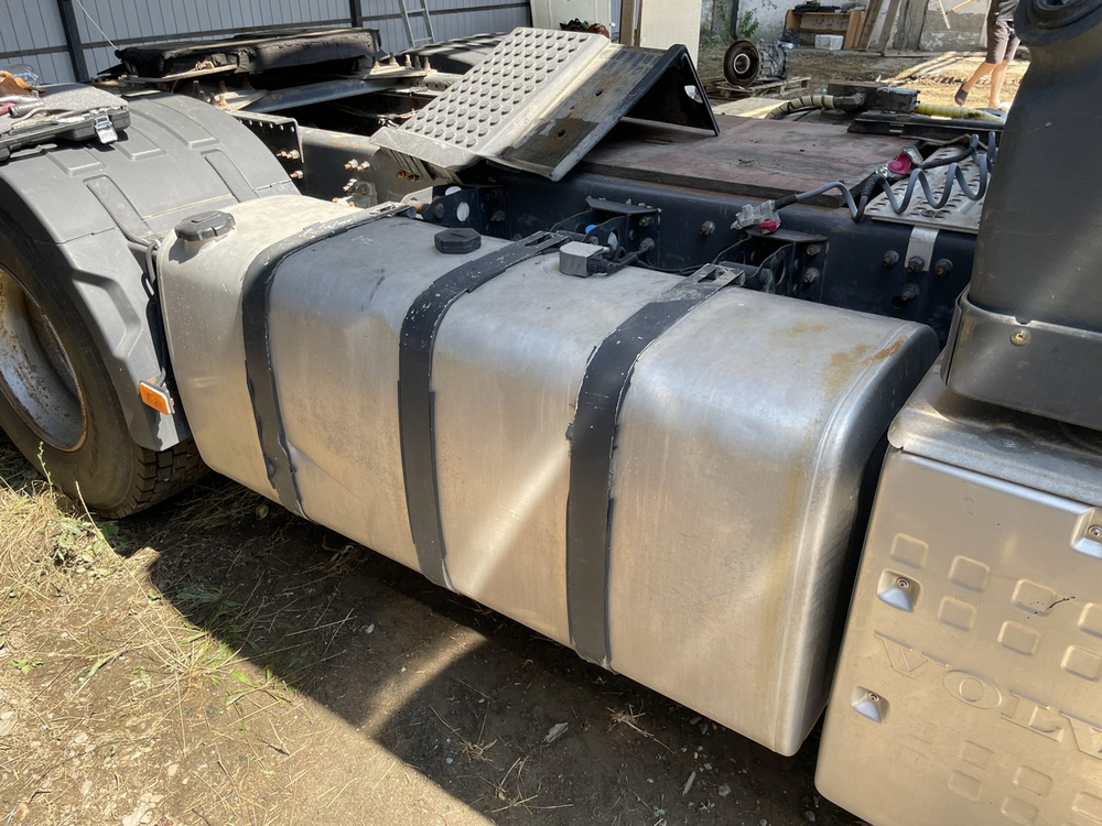 Бак топливный 650 L
