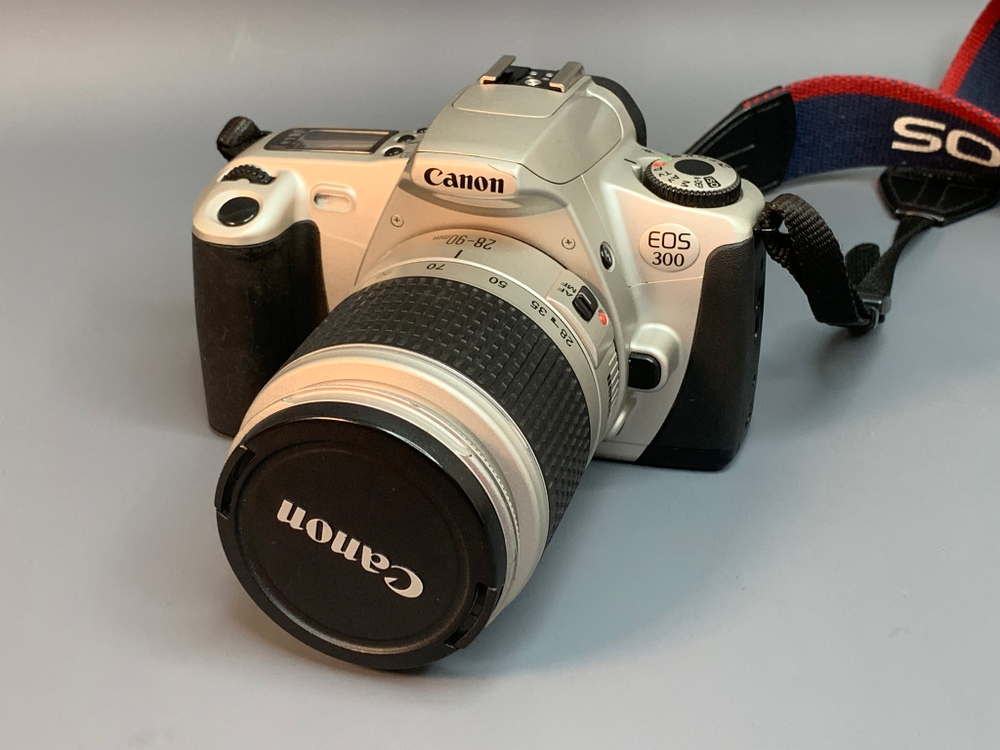 Canon EOS 300 Kit 28-90mm f 4-5.6