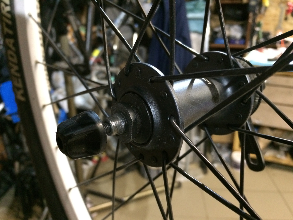 Колесо переднее 26 Alexrims / Shimano MT15 100×QR + покрышка Kenda Kozmik Lite II Pro 26×2,0