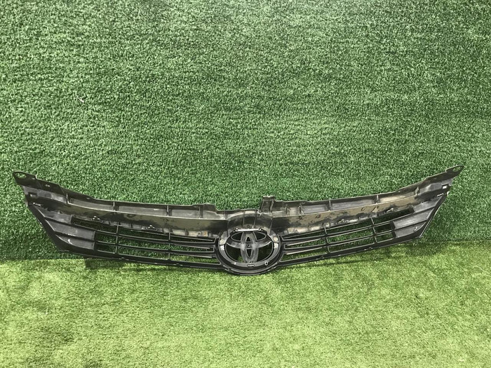Решетка радиатора Toyota Camry xv50 (2014-2017)