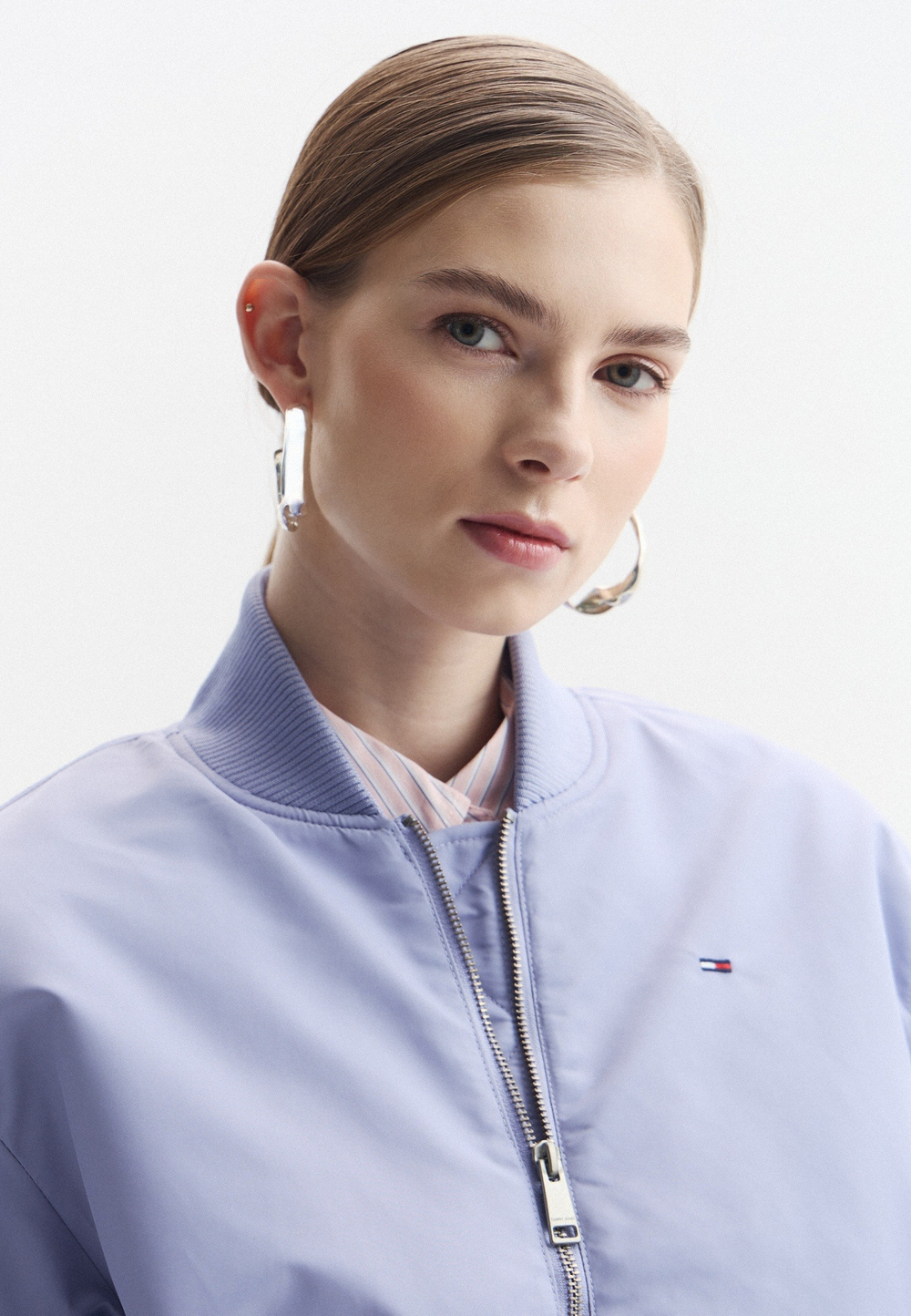 Куртка утепленная женская TOMMY JEANS ESSENTIAL BOMBER JACKET