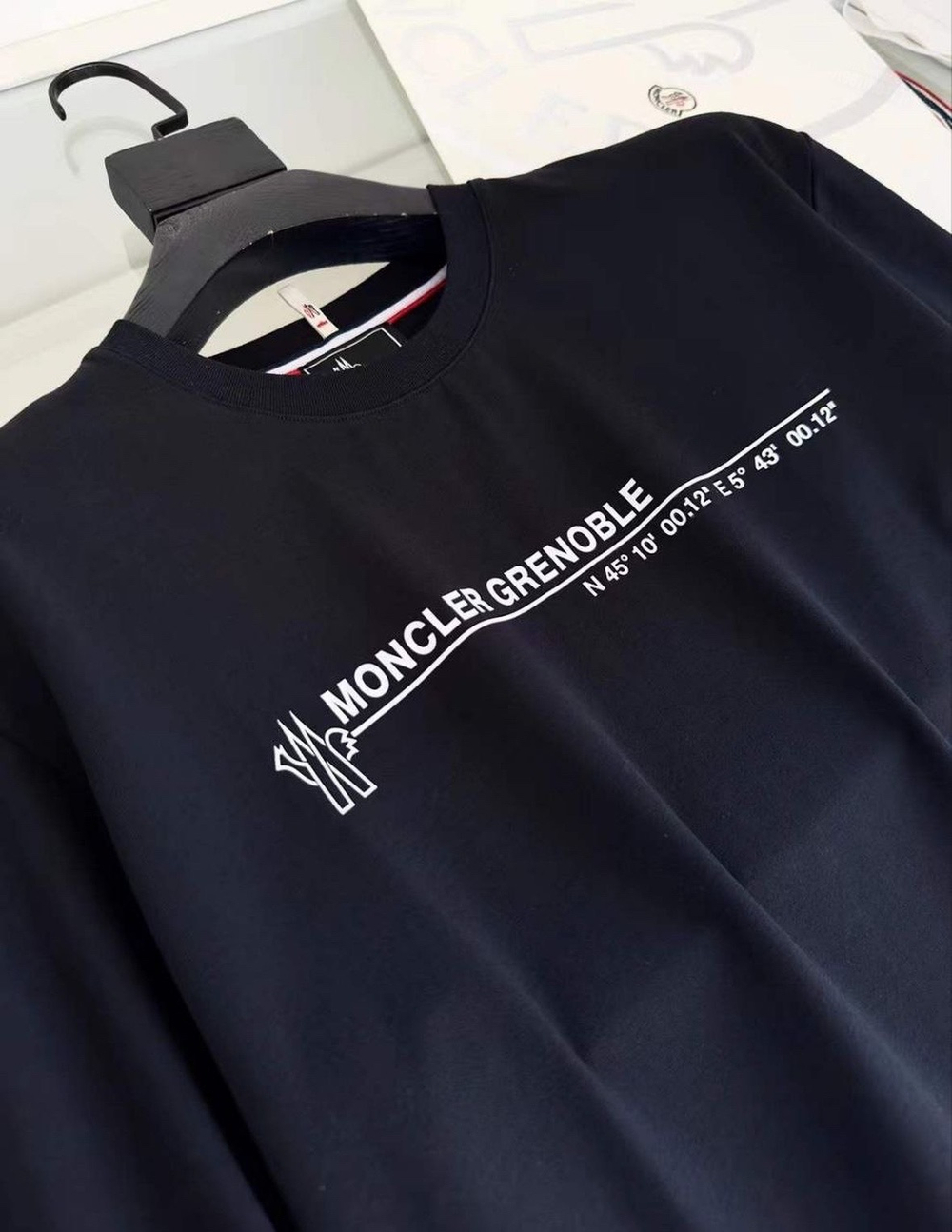 Футболка Moncler