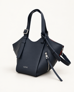 LOEWE Hammock Flip Medium, тёмно-синий цвет с контрастными деталями, вид спереди