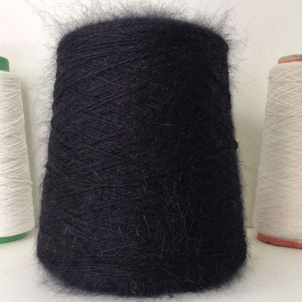 FLUFF - Gruppo Filpucci Industrie Filati; 70% ангора, 10% меринос, 20% п/а; 550м/100гр; col. 112 NERO, цвет: чёрный; S721