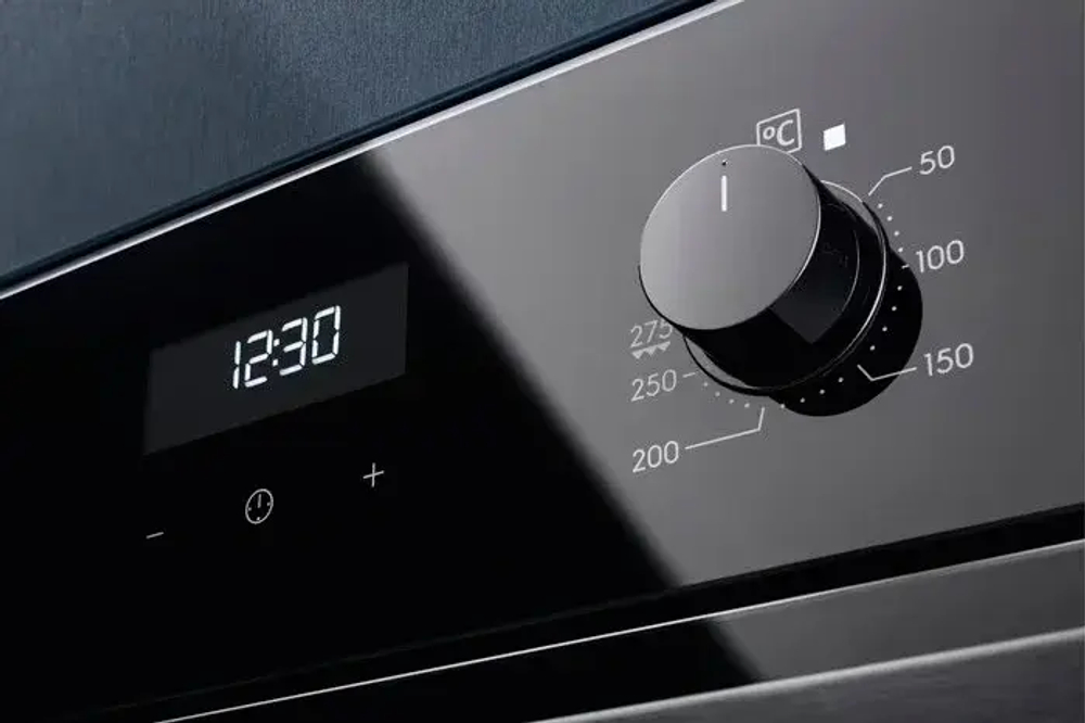 Встраиваемый электрический духовой шкаф Electrolux EOD5H70Z