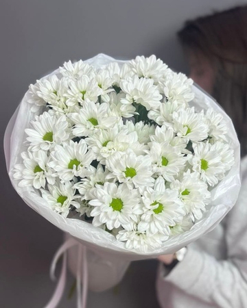 Букет из 5 кустовых ромашковых хризантем