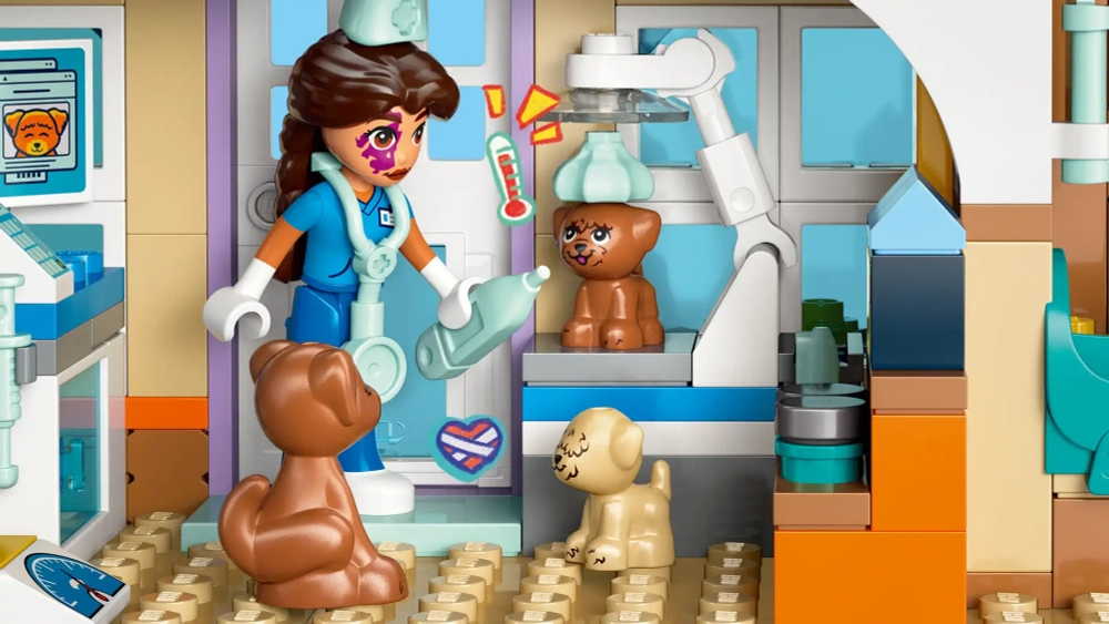 Конструктор LEGO Friends 42651 Ветеринарная клиника для лошадей и питомцев