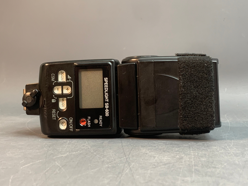 Nikon SB-600