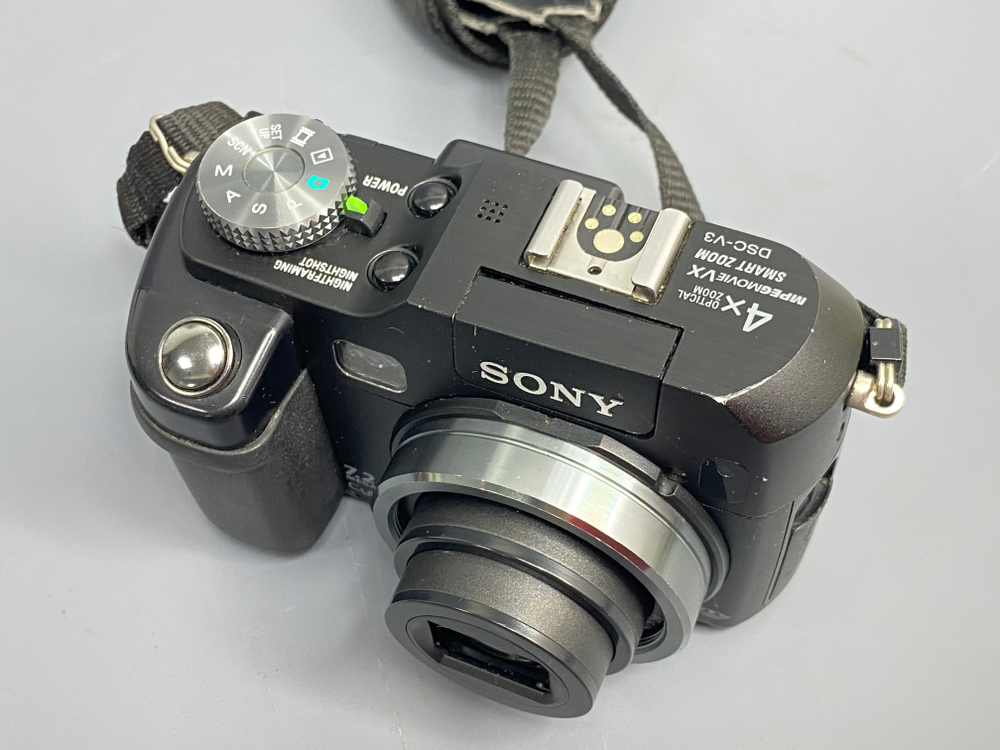 Sony Cyber-shot DSC-V3
