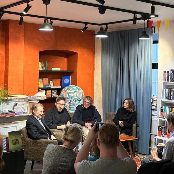 В книжном «Во весь голос» прошел вечер памяти режиссера Сергея Соловьева В книжном «Во весь голос» прошел вечер памяти режиссера Сергея Соловьева