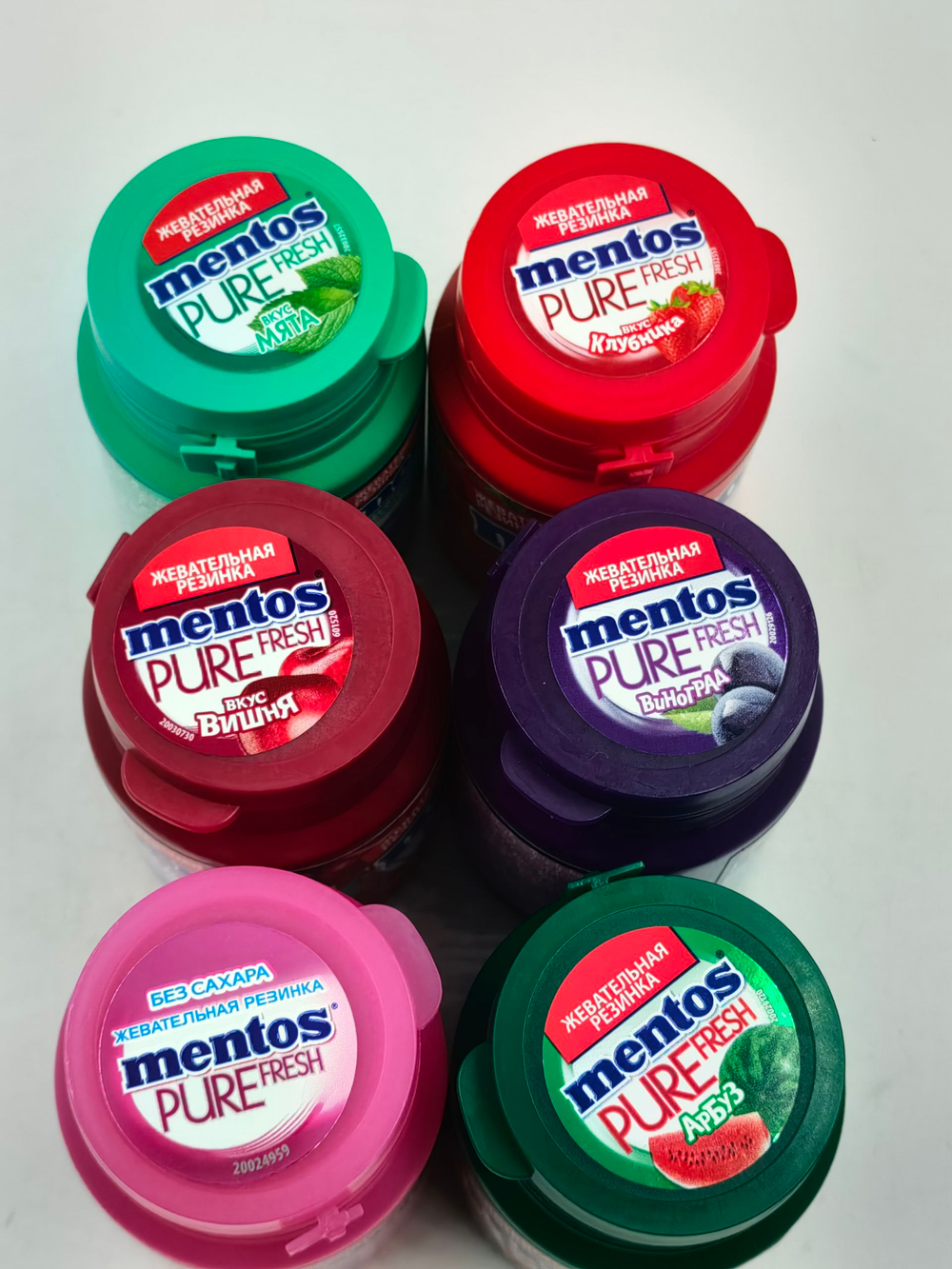 Жевательная резинка Mentos Pure fresh без сахара Ассорти 6 вкусов (Мята, Виноград, Арбуз, Клубника, Вишня, Тутти-Фрутти), 6 шт. по 54 г