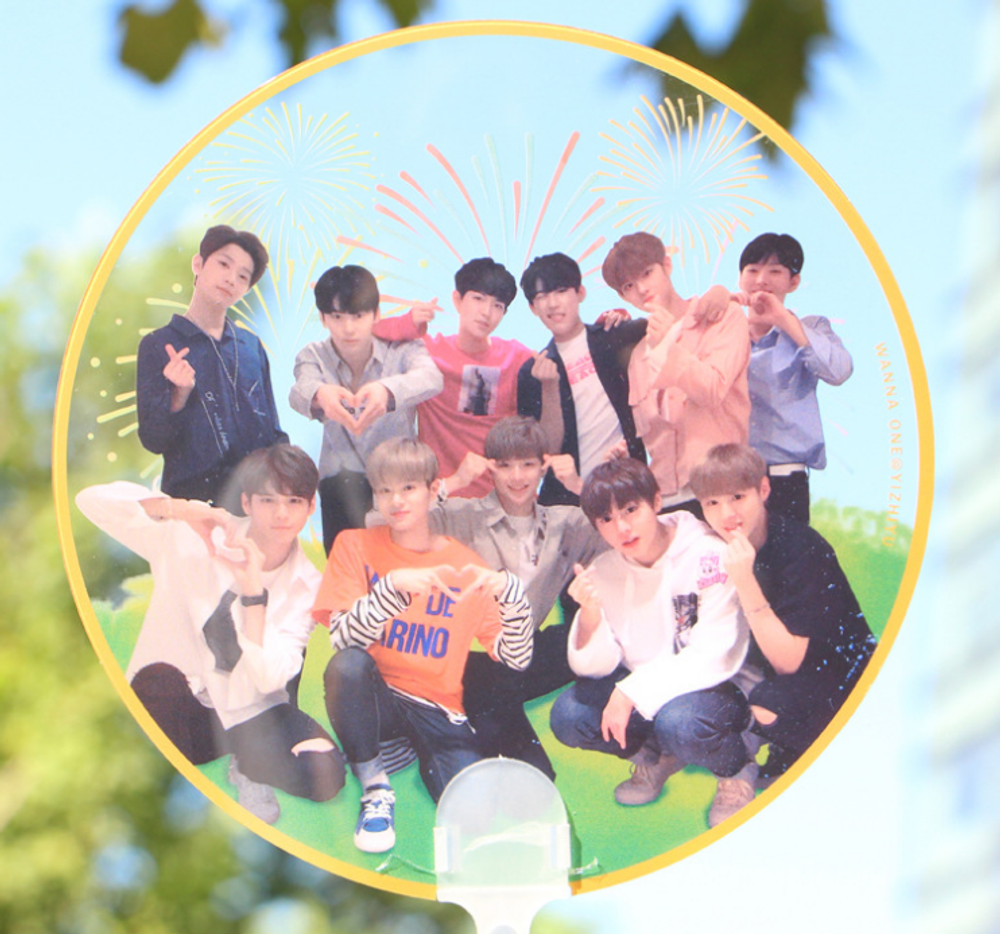 Пластиковый веер - Wanna One Пластиковый веер - Wanna One