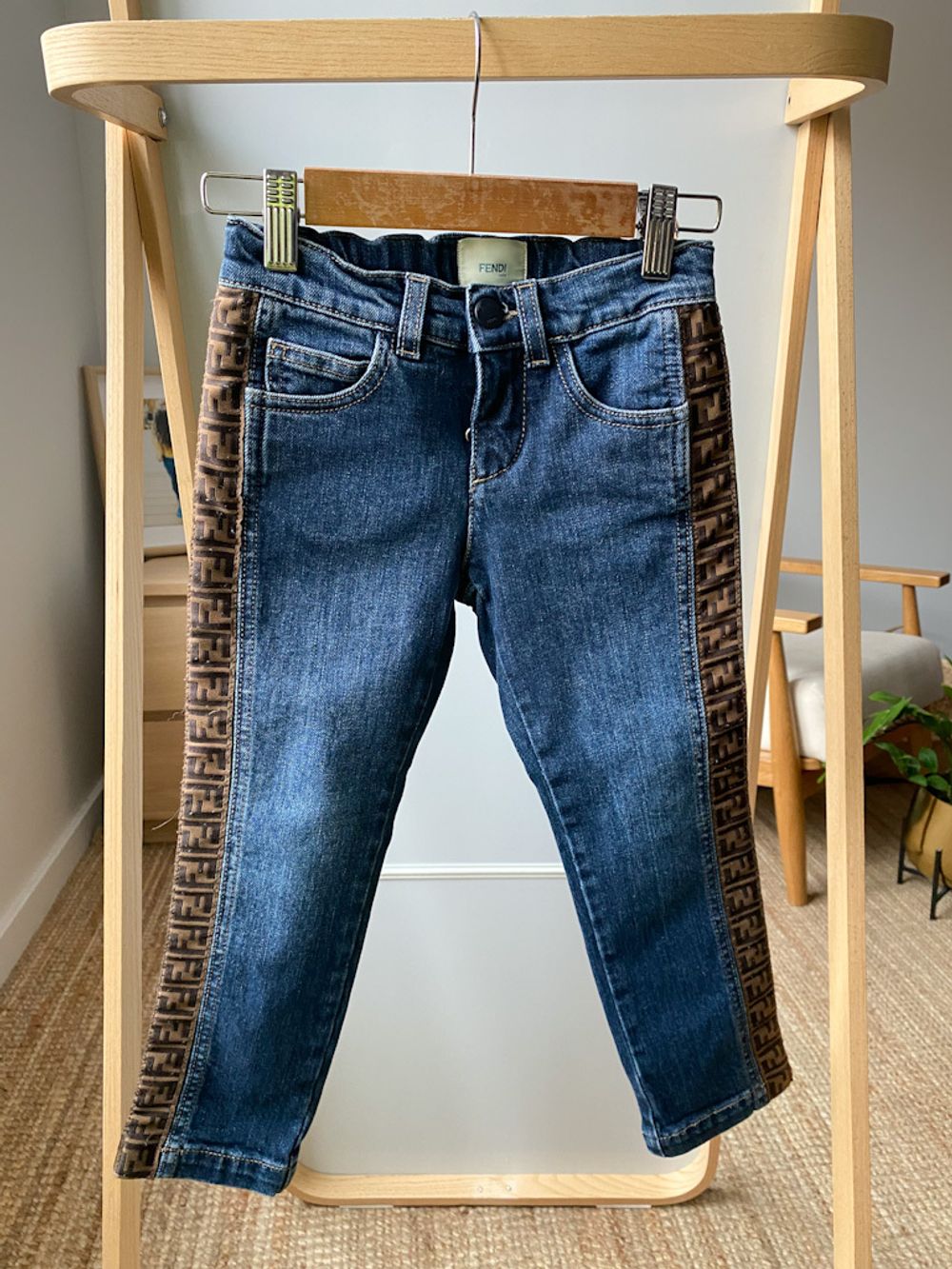 Джинсы Fendi, 104
