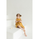 Платье без рукава из хлопкового муслина горчичного цвета из коллекции essential 3-4y