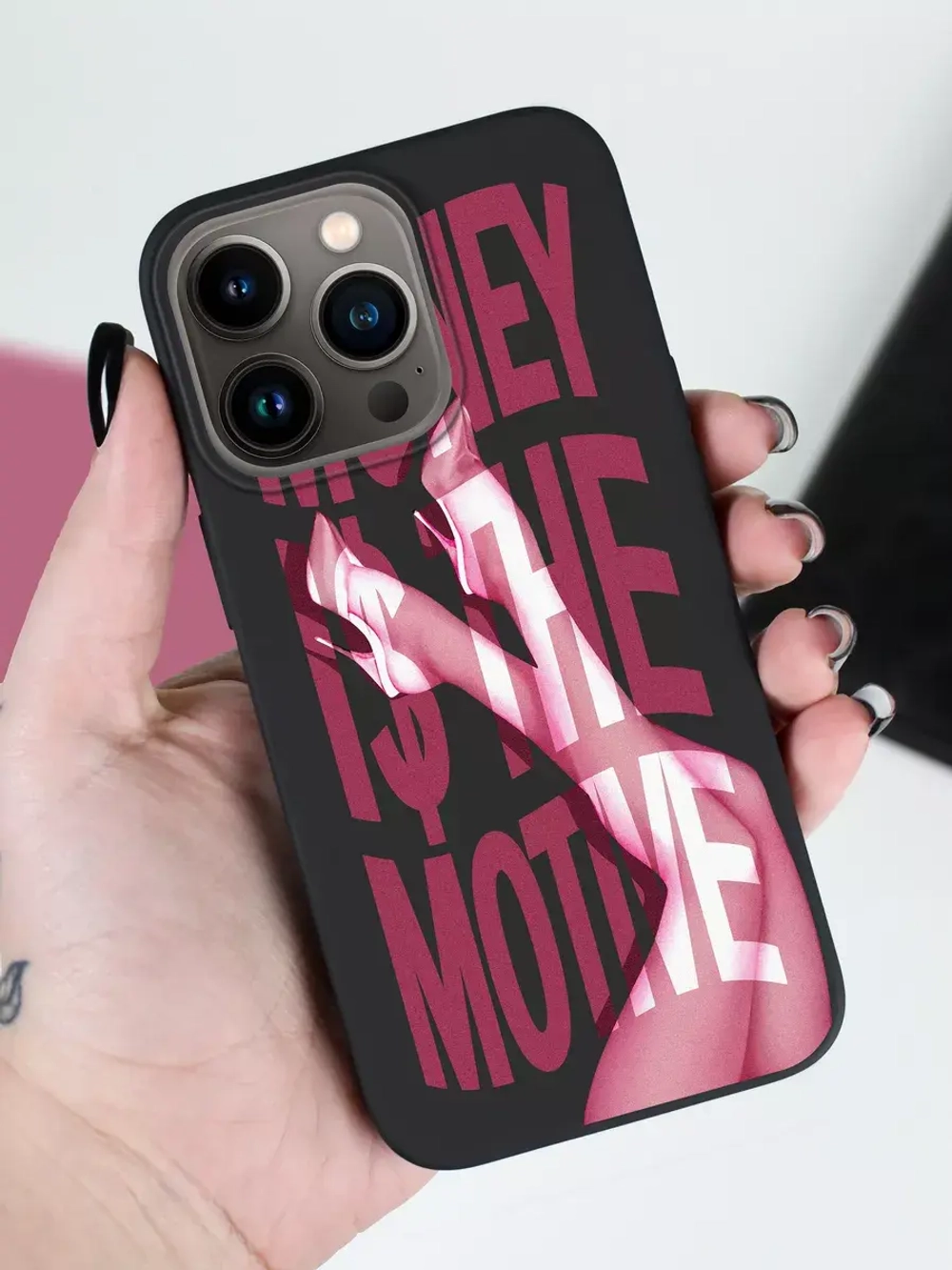 Чехол на iPhone 15 Pro с 3D принтом