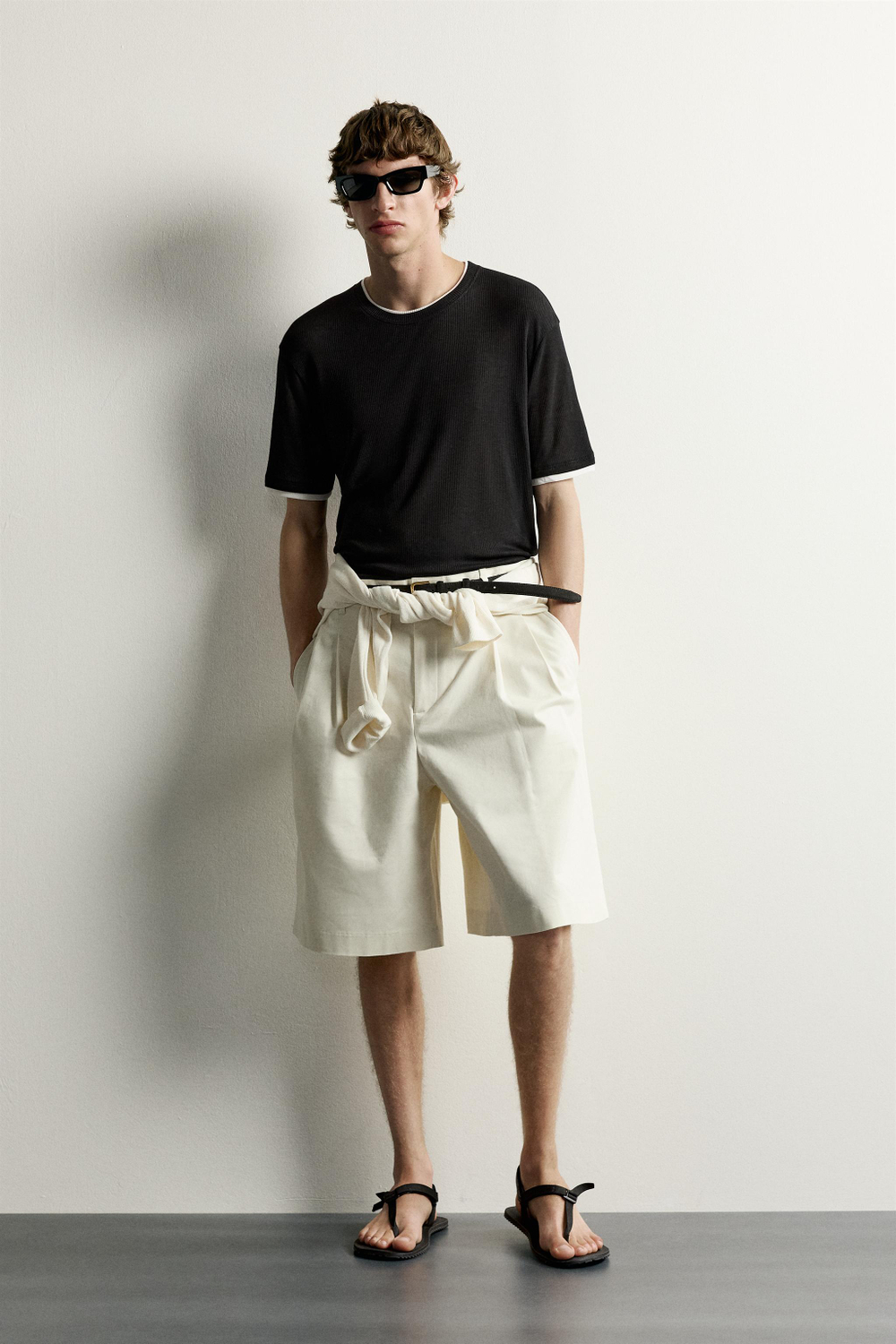 ФУТБОЛКА RELAXED FIT С КОНТРАСТНОЙ ОТДЕЛКОЙ — ZARA