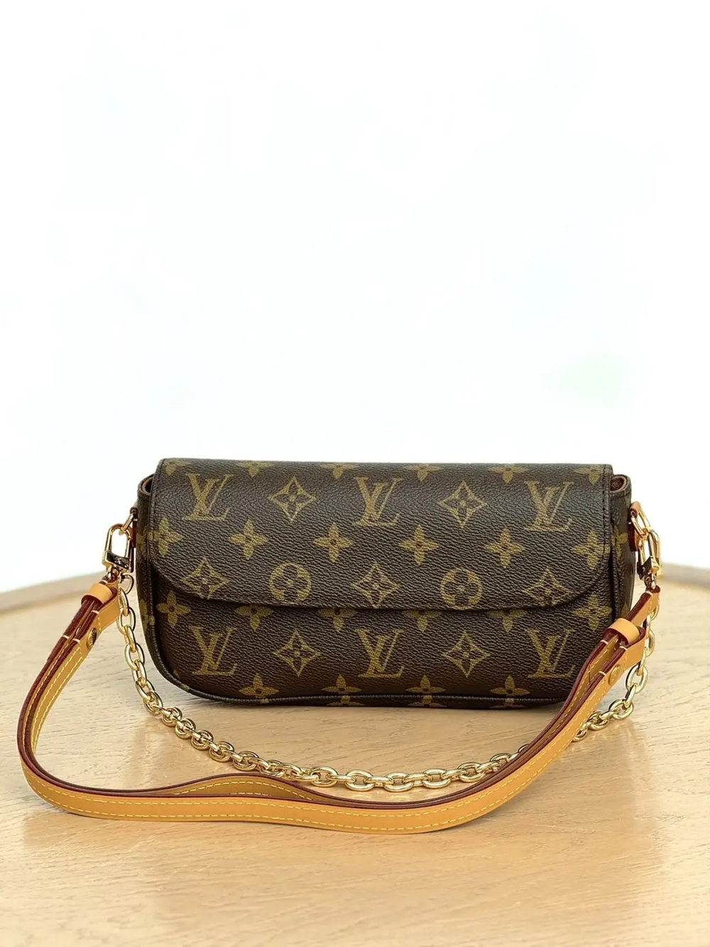 Сумка Louis Vuitton