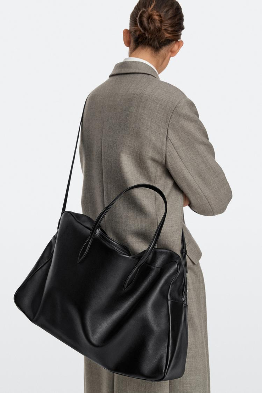 Massimo Dutti Большая дорожная сумка из кожи наппа, черный