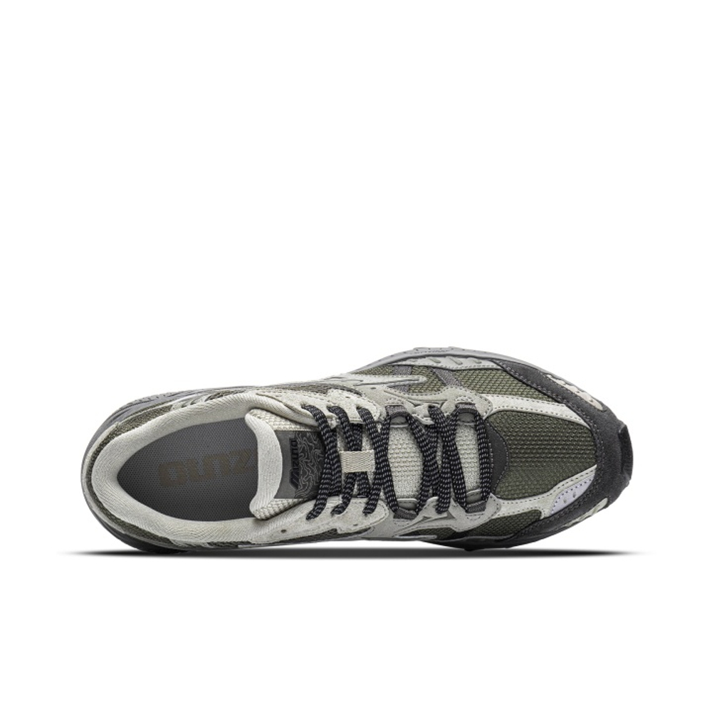 alt="Кроссовки Mizuno Racer ADV арт. D1GH241217 темно-зеленая расцветка вид спереди"